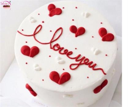 Red & Whites Heart Vanilla Velentine Cake
