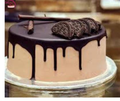 Chocolate Drip Oreo Cake