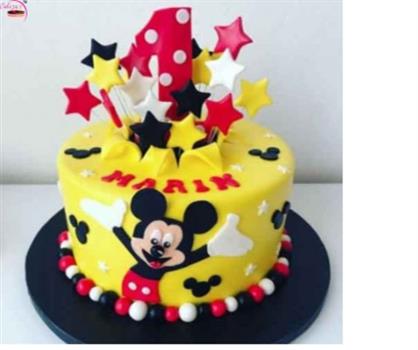 39 Cake design Ideas 2021 : Simple White Birthday Cake Topped with Minnie  Mouse