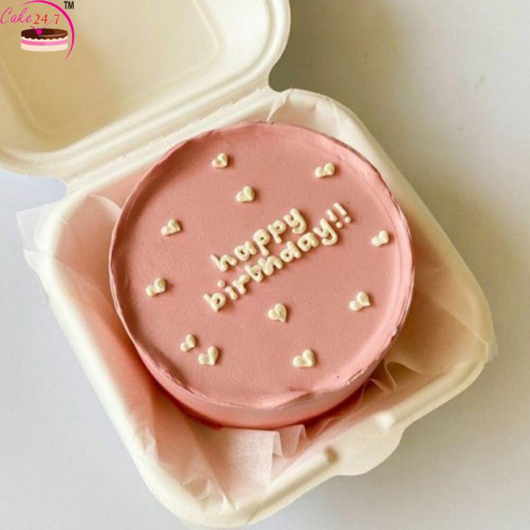 Premium Photo | A cupcake is a small piece of cake for one person they are  baked in a mold like that of muffins and muffins papers called capsules are  placed in
